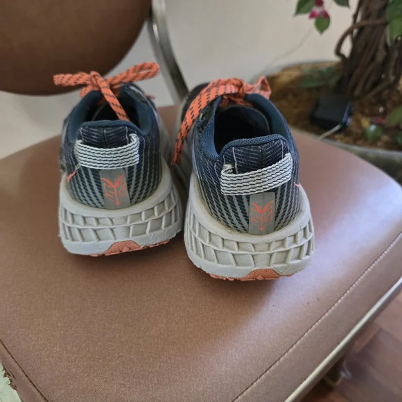 HOKA SPEEDGOAT 4 - Picture 4 of 9